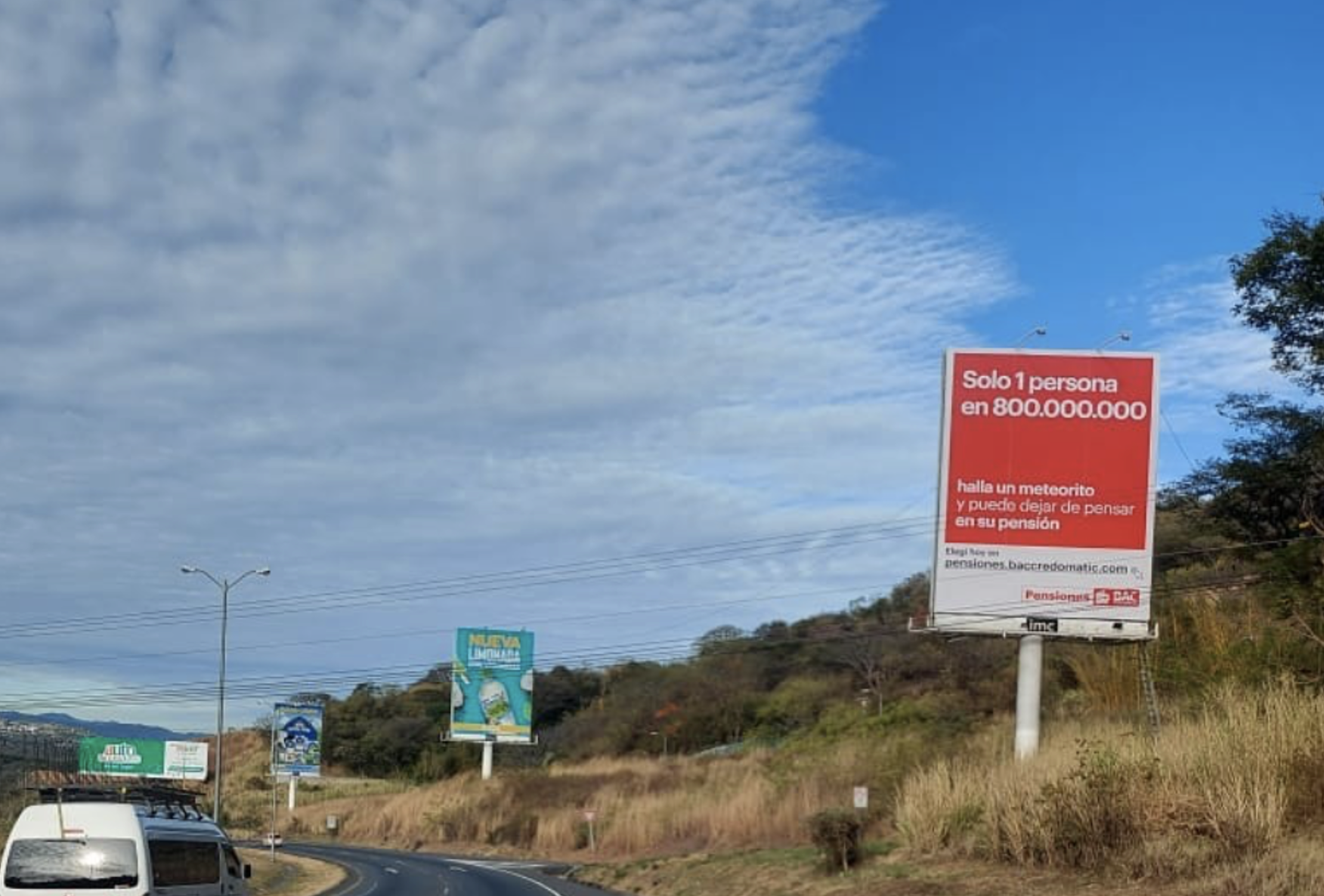 OOH BAC Pensiones — valla meteorito